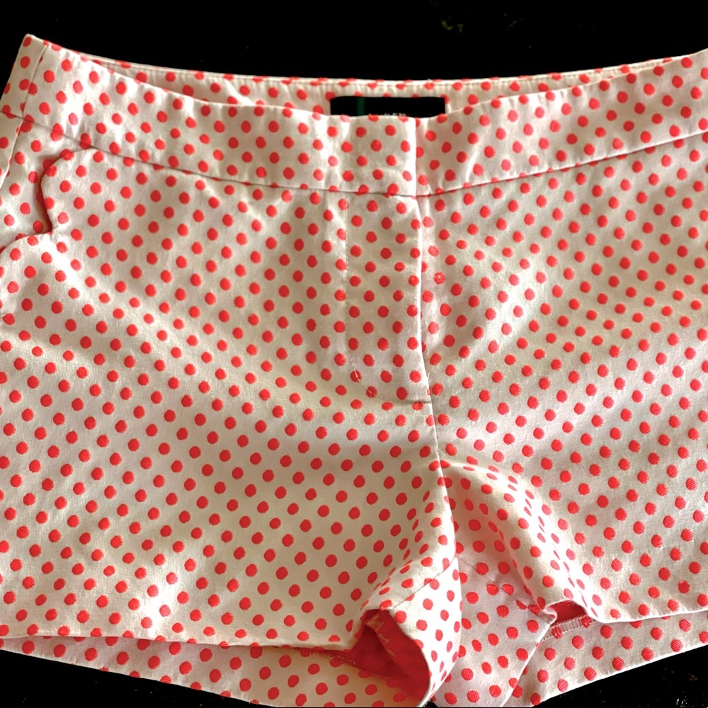J Crew shorts. Polka dot w/scalloped trim on the pockets Size 2.